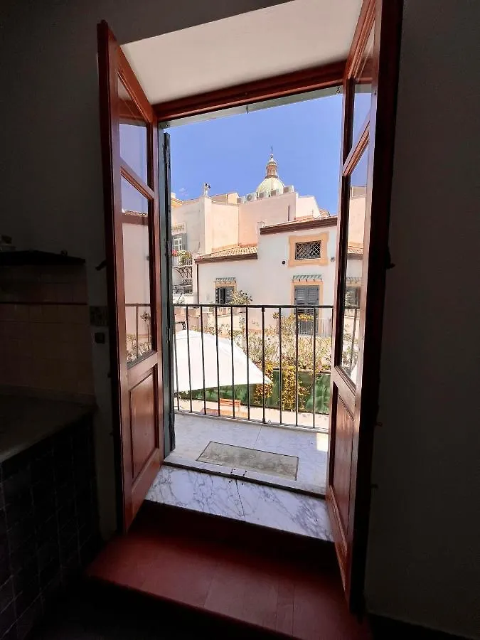 Apartment Ballaro 37 Palermo Italy